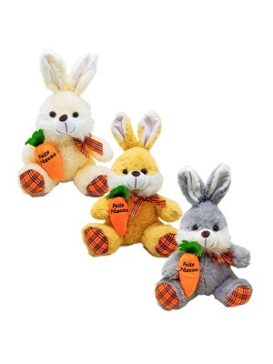 PELÚCIA DE COELHO DA PÁSCOA FIZZY SEGURANDO A CENOURA.